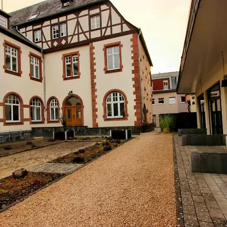 Kaiserliches Postamt * Traben-Trarbach